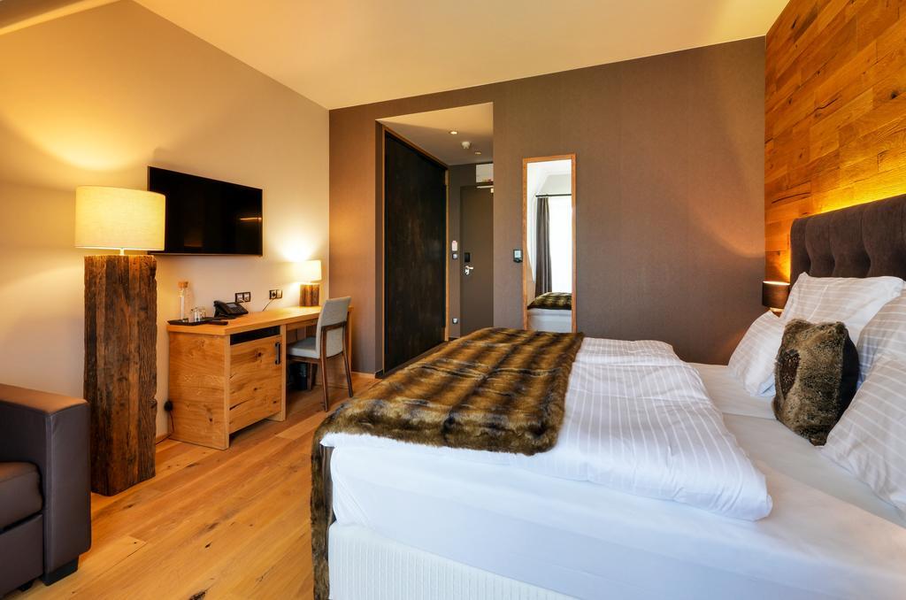 Superior Double Room Extra Bed,352932802:JPEG